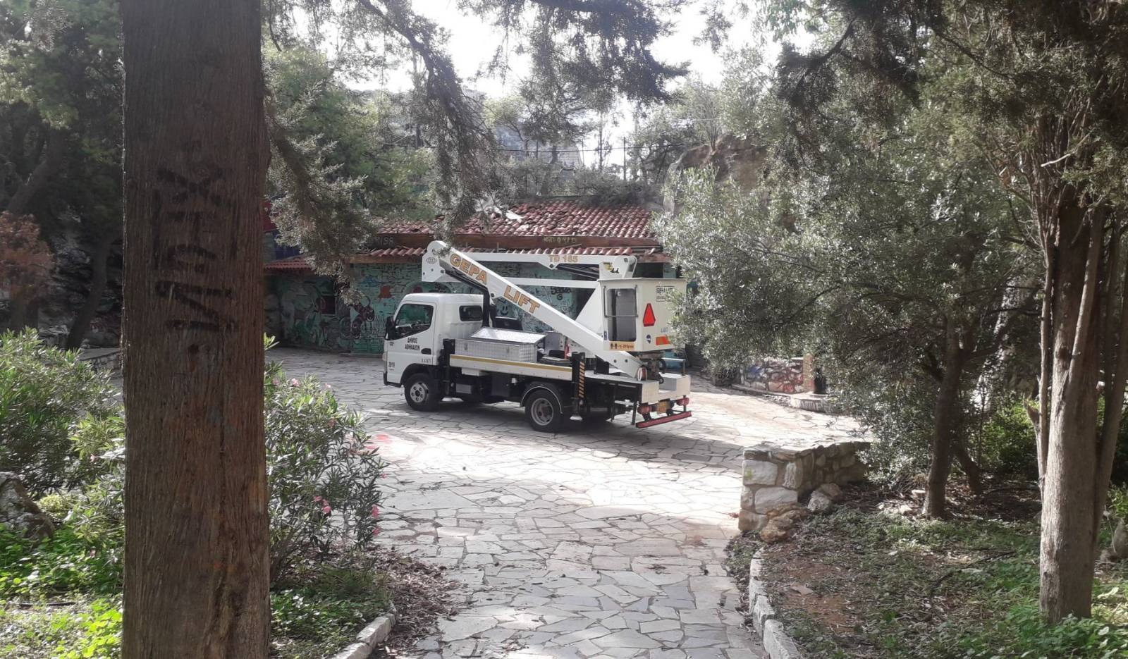 Έκτακτη ενημέρωση και κάλεσμα υπεράσπισης για τον λόφο Στρέφη