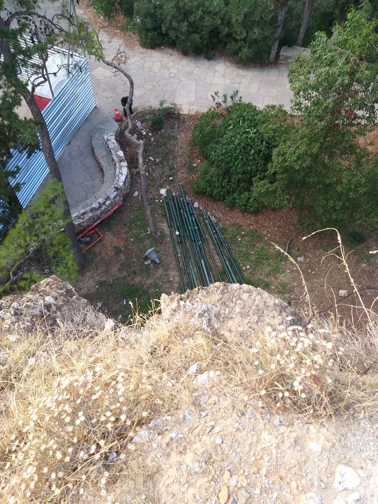 Ενημερώσεις και φωτογραφίες από το Κατεχόμενο Λόφο Στρέφη