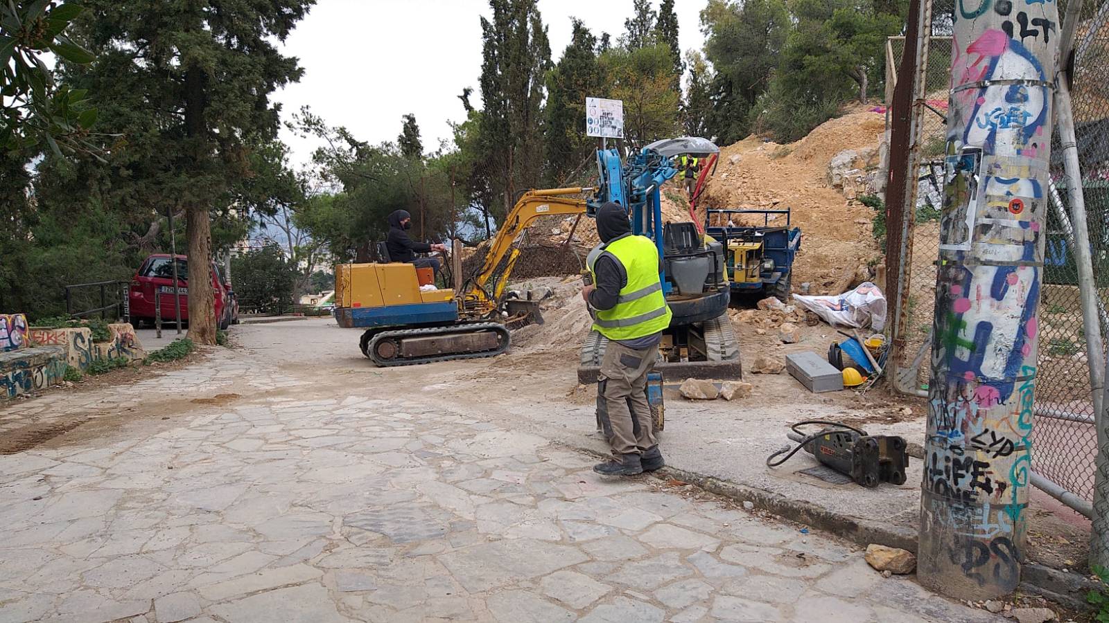 Για τα περίφημα έργα ηλεκτροφωτισμού στον Λόφο Στρέφη και τα αποτελέσματά τους (απόσπασμα από δικόγραφο)