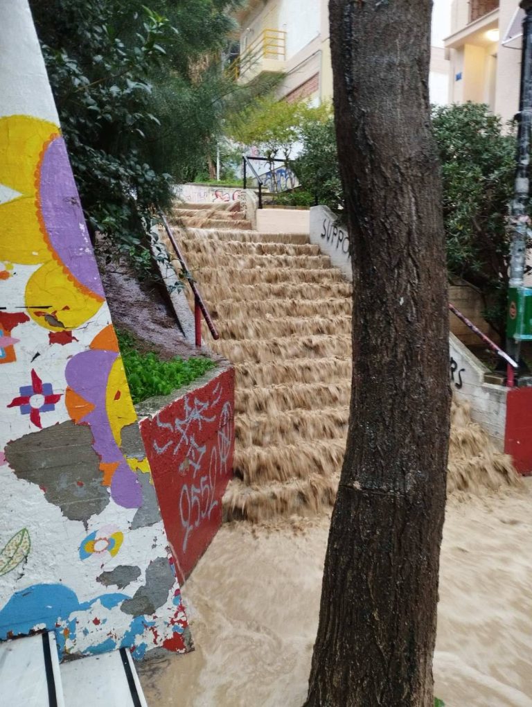 Για τα περίφημα έργα ηλεκτροφωτισμού στον Λόφο Στρέφη και τα αποτελέσματά τους (απόσπασμα από δικόγραφο)