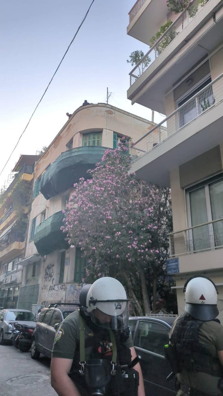 ΚΑΝΕΝΑΣ ΑΝΘΡΩΠΟΣ ΧΩΡΙΣ ΣΠΙΤΙ, ΚΑΝΕΝΑ ΣΠΙΤΙ ΧΩΡΙΣ ΑΝΘΡΩΠΟ